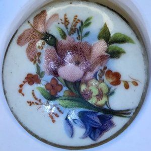 VINTAGE 45 PORCELAIN FLOWER BROOCH